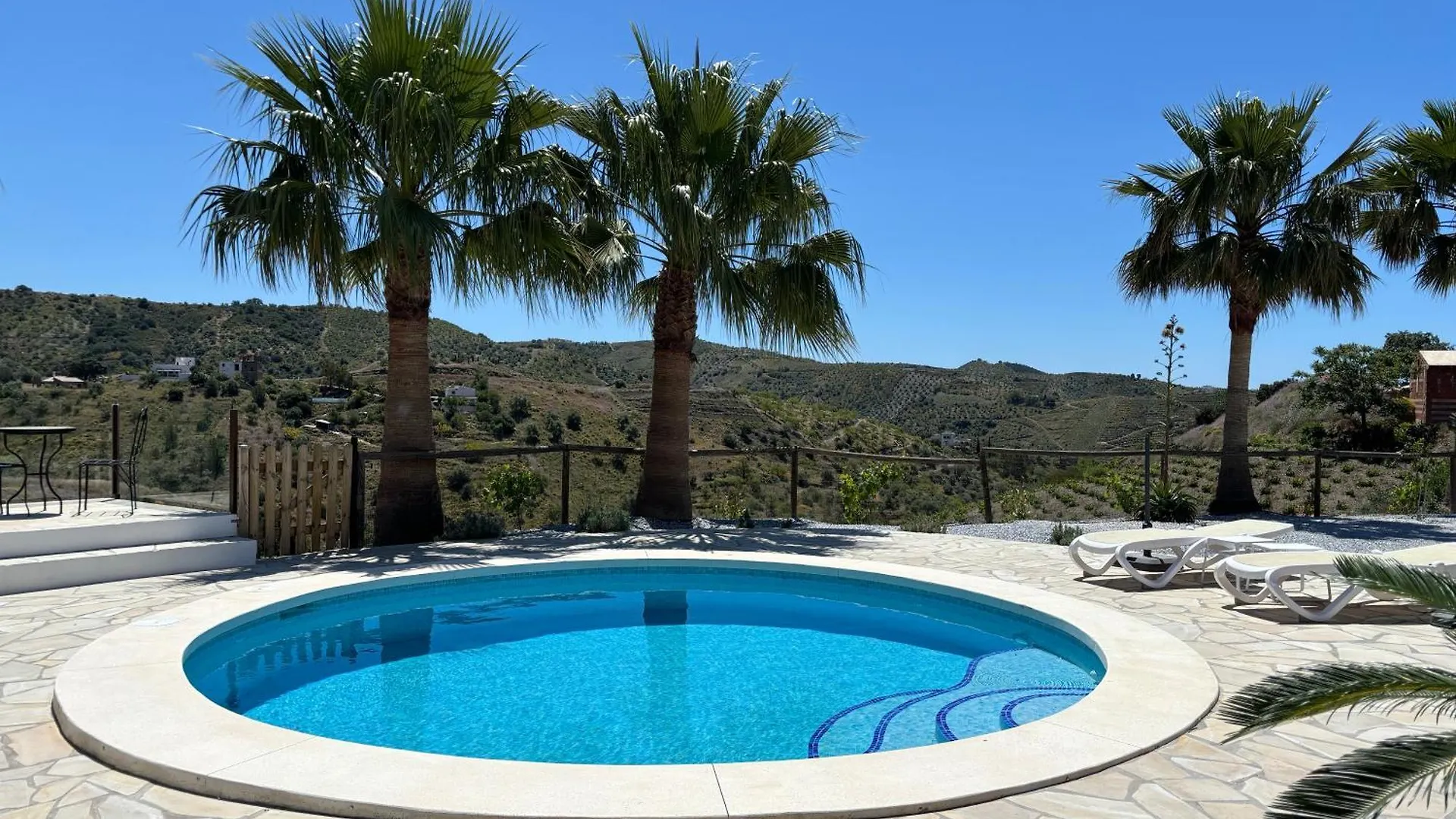 Lovely Home With Heated Pool & Countryside Views Near Sedella, Andalucia