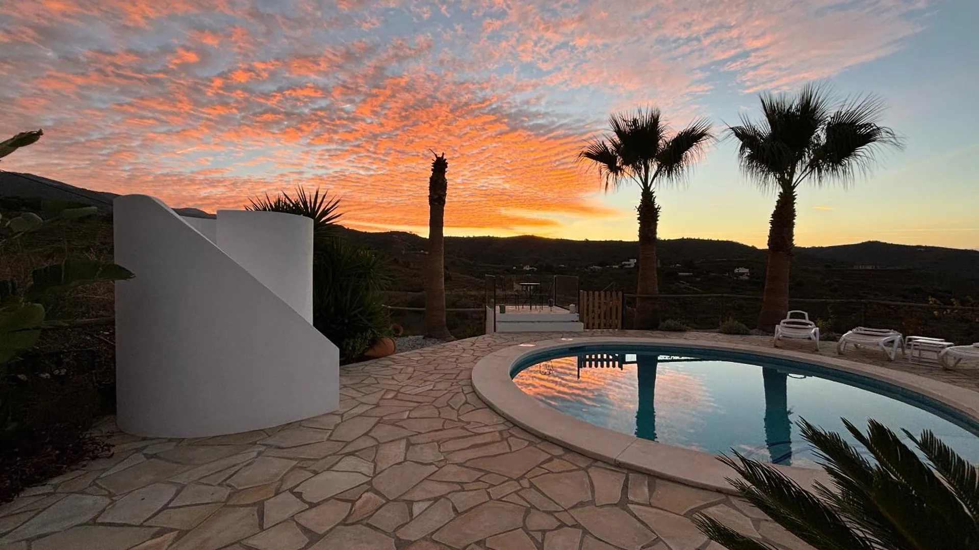Lovely Home With Heated Pool & Countryside Views Near Sedella, Andalucia
