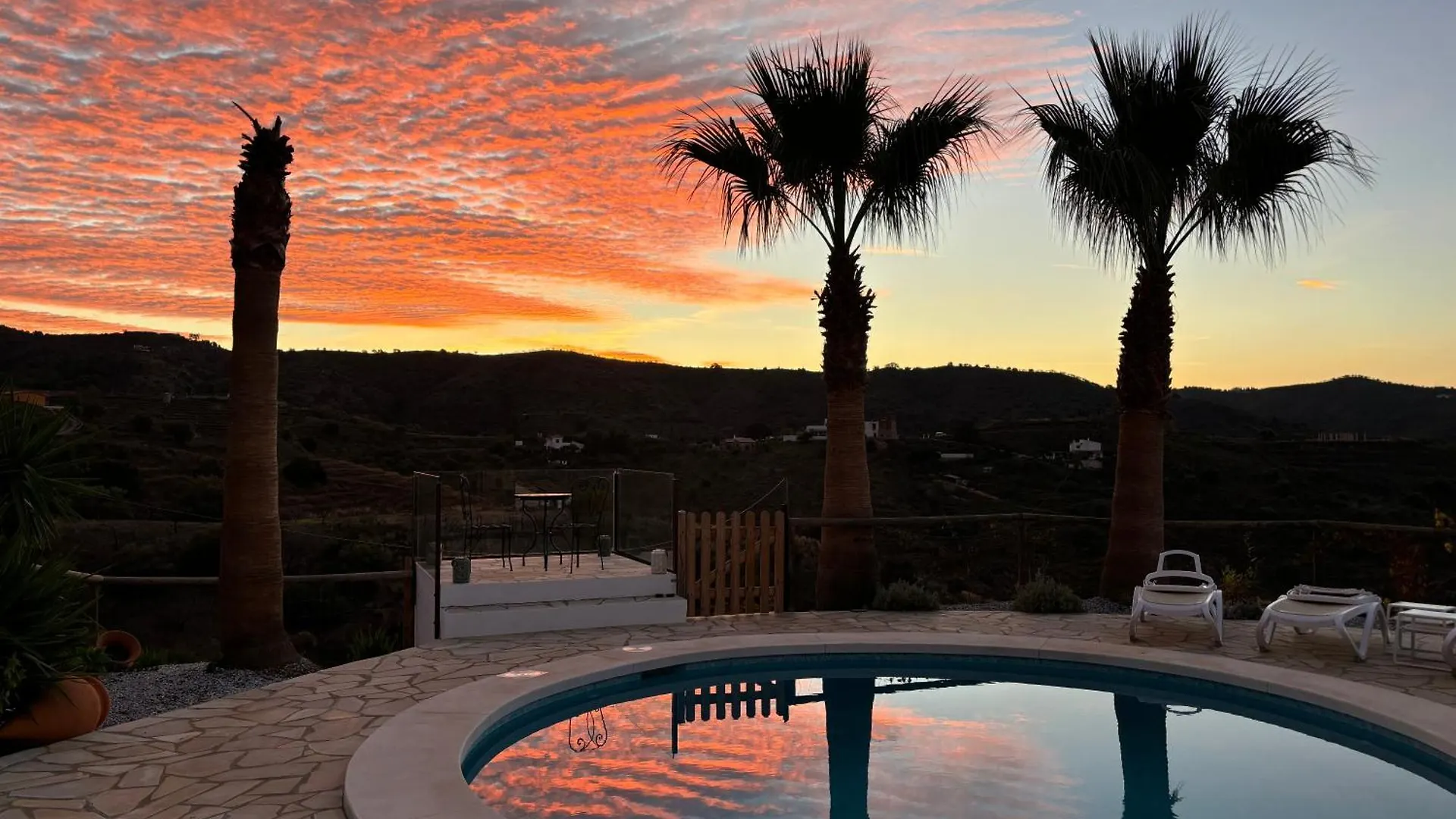 Lovely Home With Heated Pool & Countryside Views Near Sedella, Andalucia